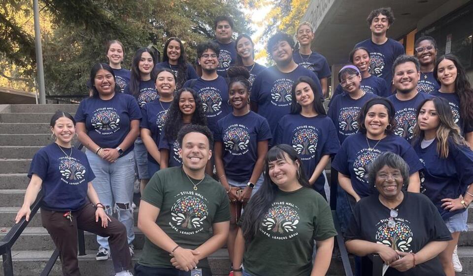 Picture of large NAVCAL Team/students